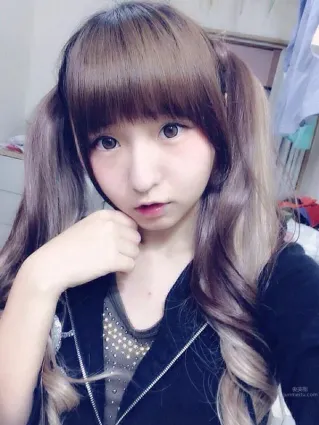 あんにゅい豆腐- 迷人的小惡魔系制服打扮超cute
