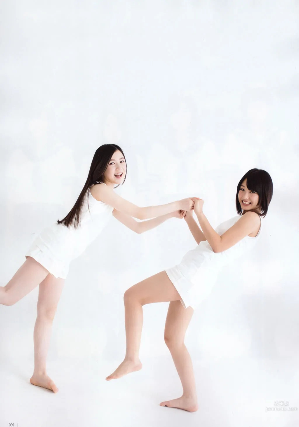 [UTB] 2015.05 西野七瀬 高柳明音 込山榛香 伊藤万理華 鞘師里保 鈴木愛理 岡井千聖 + 别册付録 白石麻衣 中元日芽香 深川麻衣 和田まあやの_28