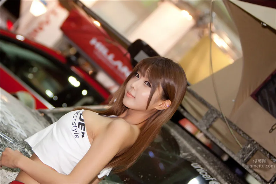 Korean Super Car Model Heo Yun Mi Beautiful Pictures photo 17