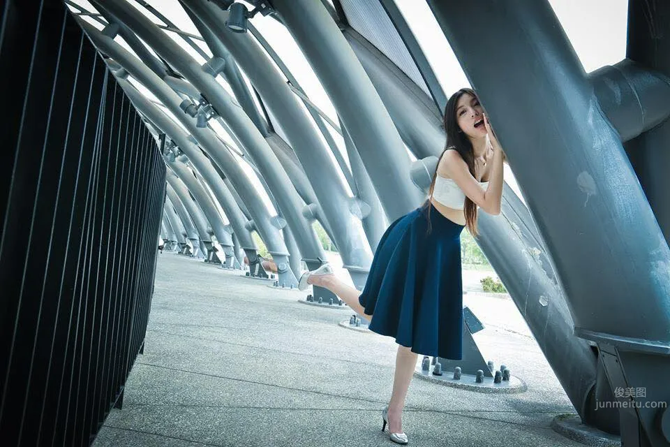 Banbi Banbi - Mini Skirt Generously Shows Fair, Slender, Beautiful Legs photo 4