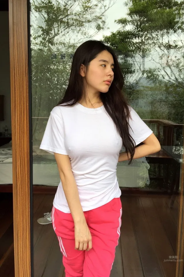 Zhao Weiyi, Figure Like Nami photo 12