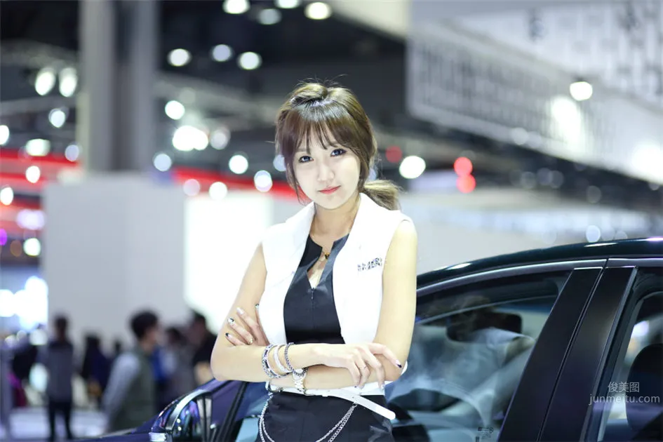 2015韩国车展 靓丽车模赵曹晁_32