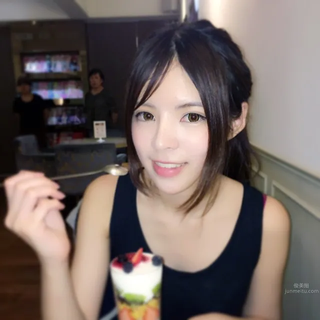 Que Yiying: Ying- S photo 12