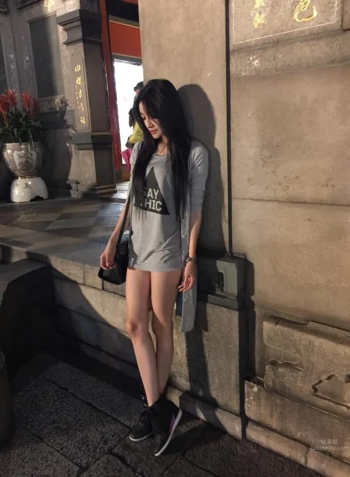 Avril艾葳(詹艾葳)- 腿长美胸私拍美照分享_6