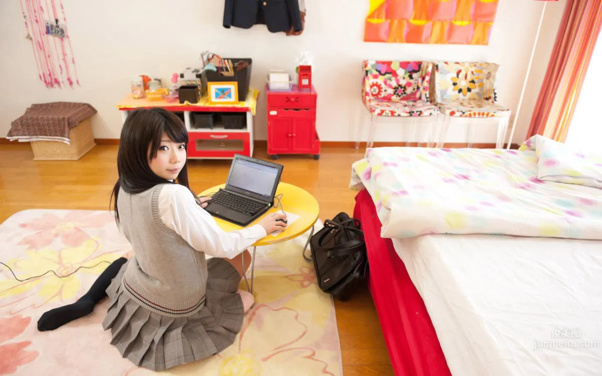 Kui Xia (Natsu Aoi) - Fresh Eye-Catching School Uniform Photo Shoot photo 3
