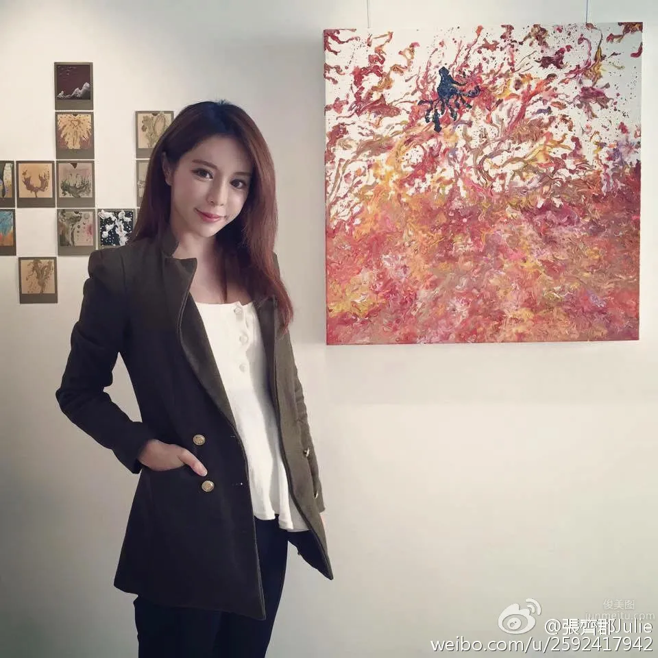 Zhang Qijun, Charming Goddess with Electric Eyes photo 19