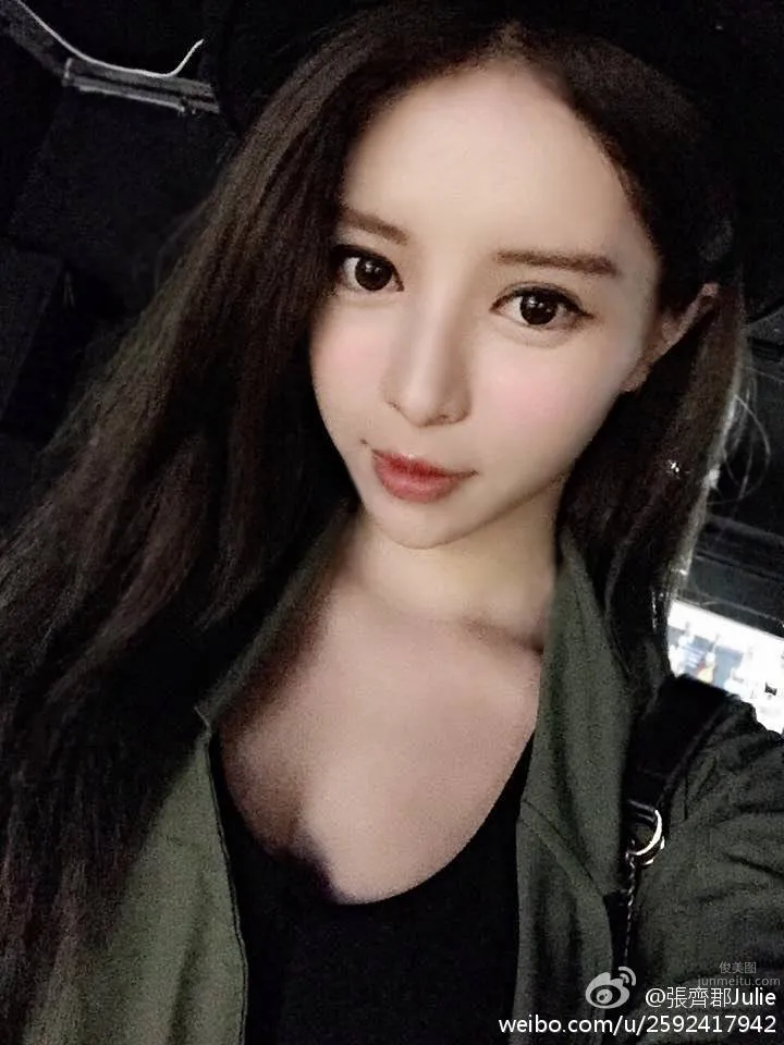 Zhang Qijun, Charming Goddess with Electric Eyes photo 42