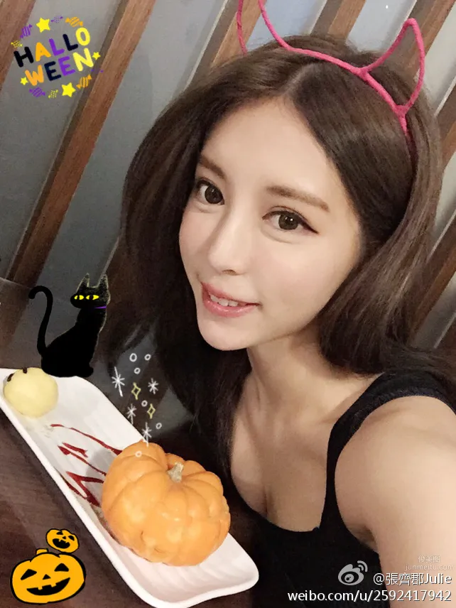 Zhang Qijun, Charming Goddess with Electric Eyes photo 41