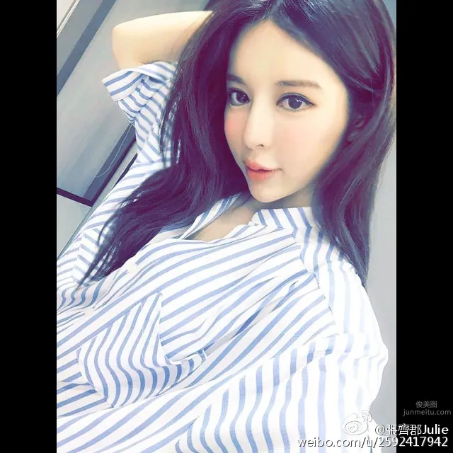 Zhang Qijun, Charming Goddess with Electric Eyes photo 13