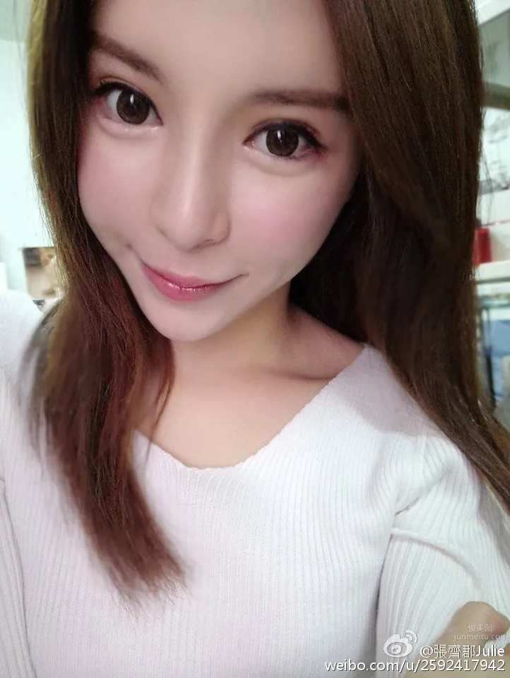 Zhang Qijun, Charming Goddess with Electric Eyes photo 28