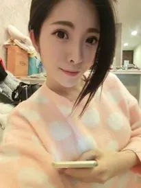 韓瓜瓜(韓呱呱)- 白色比基尼中門大開超誘人 24