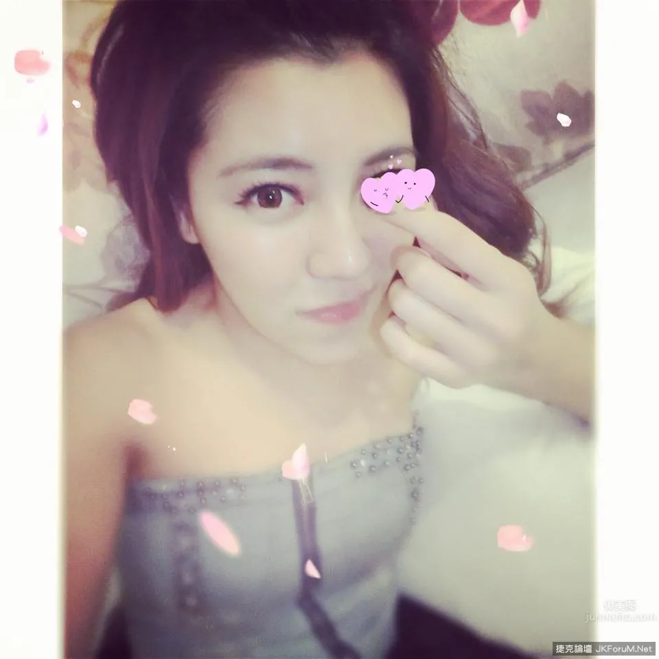 Celine Chung - 35E Cleavage "Wu Zetian" photo 7