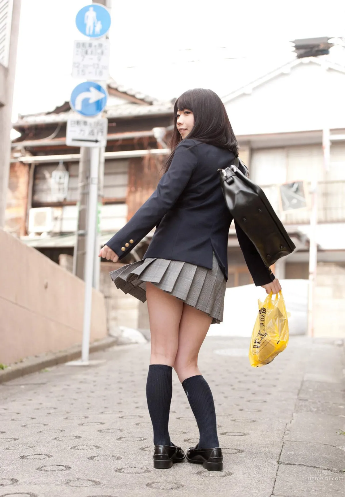 Kui Xia (Natsu Aoi) - Fresh Eye-Catching School Uniform Photo Shoot photo 25