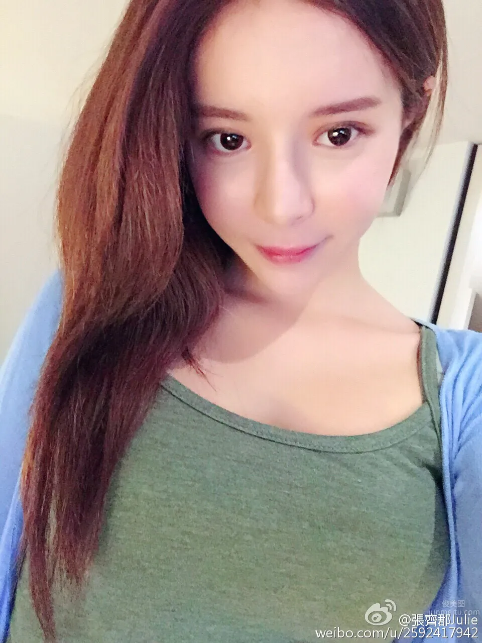 Zhang Qijun, Charming Goddess with Electric Eyes photo 5
