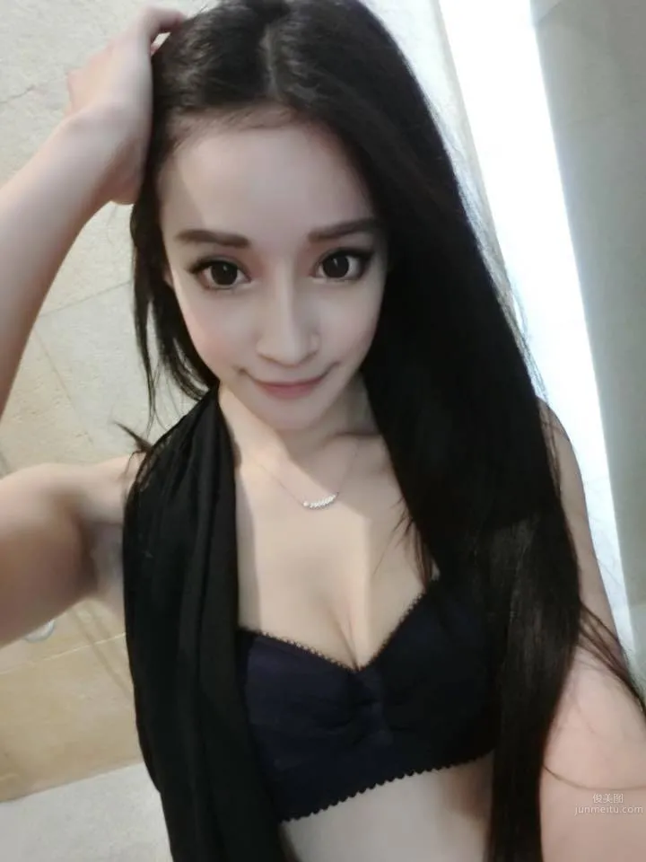 Avril艾葳(詹艾葳)- 腿长美胸私拍美照分享_8