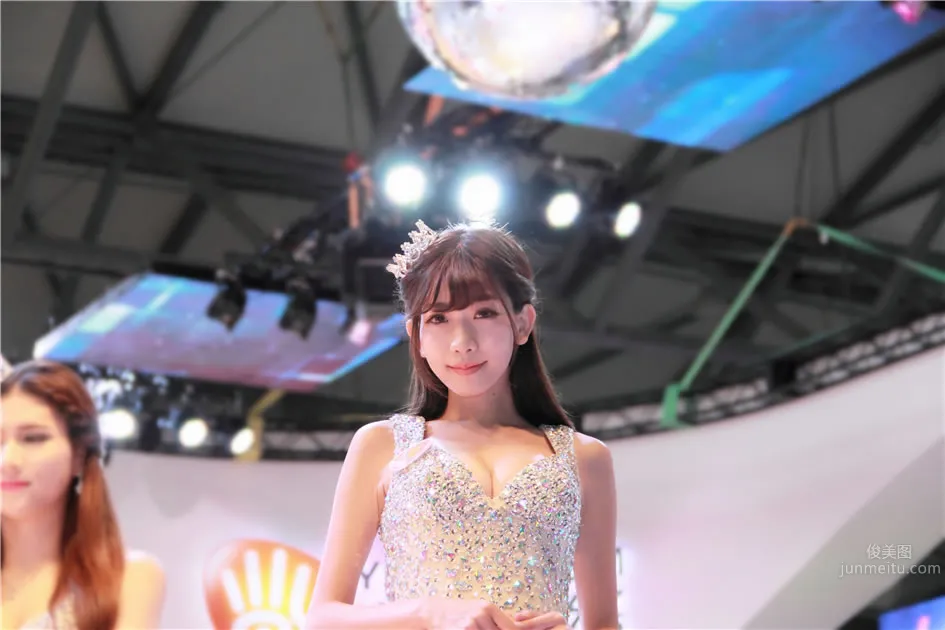 陈潇- 游族网络青春美女酷似林志铃_1
