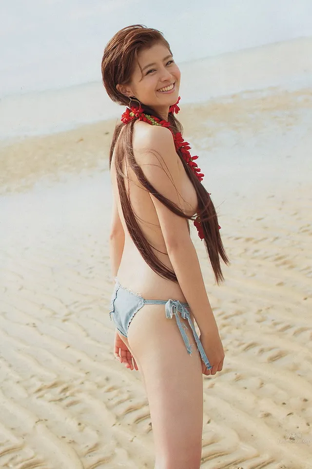 Chinami Suzuki, E-Cup Hand Bra Model photo 25