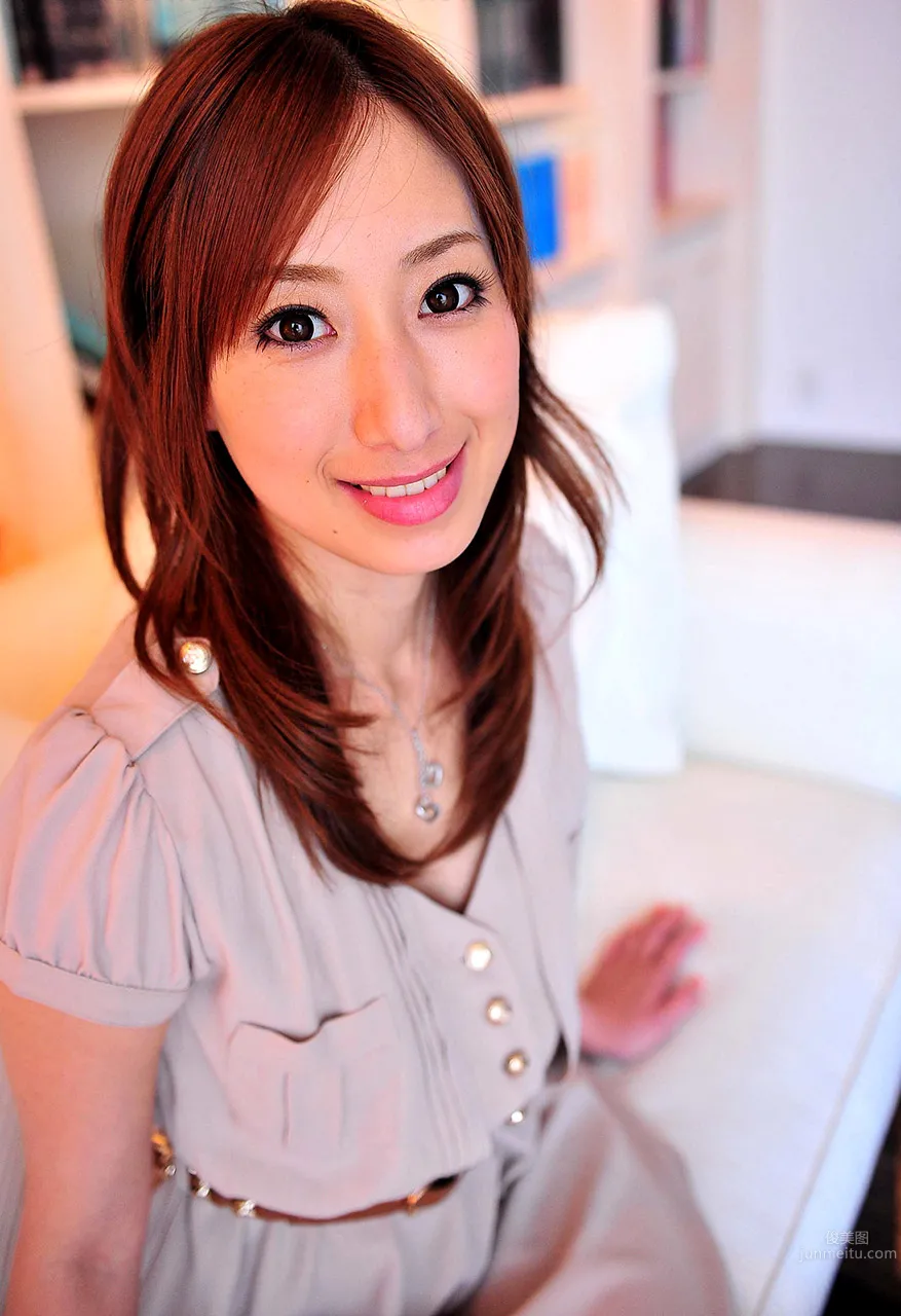 Xiwei Xiangzhi Elegant Mature Woman Street Snap Photos photo 17