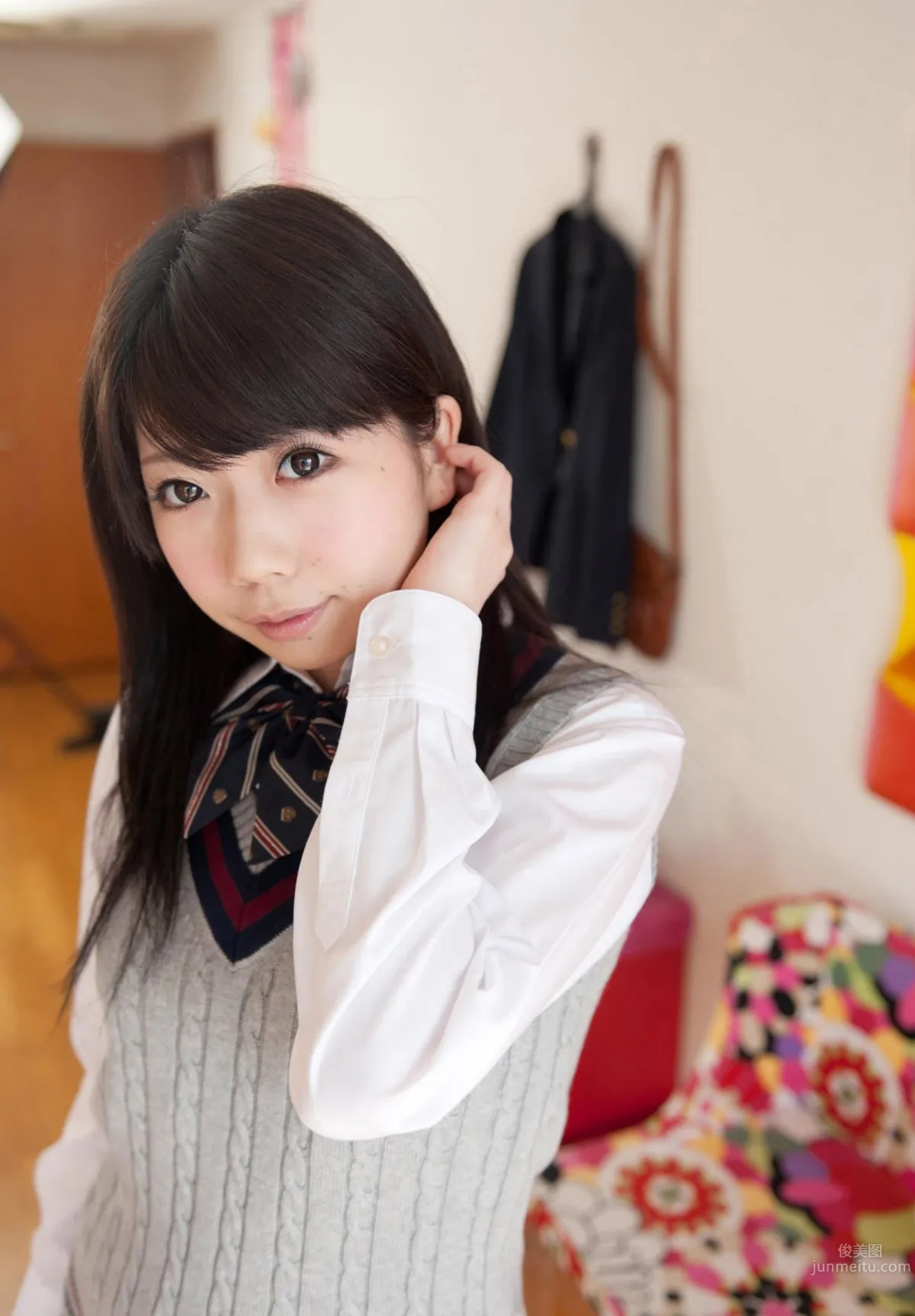 Kui Xia (Natsu Aoi) - Fresh Eye-Catching School Uniform Photo Shoot photo 10