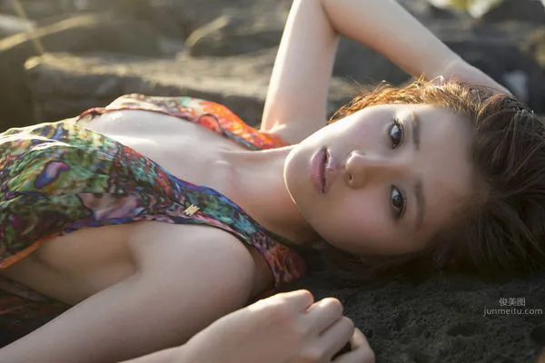 Chinami Suzuki, E-Cup Hand Bra Model photo 12