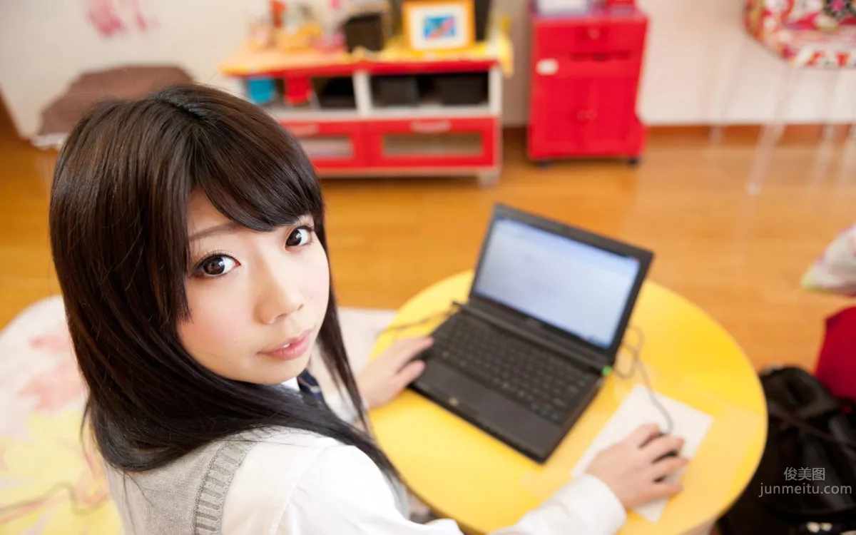 Kui Xia (Natsu Aoi) - Fresh Eye-Catching School Uniform Photo Shoot photo 4