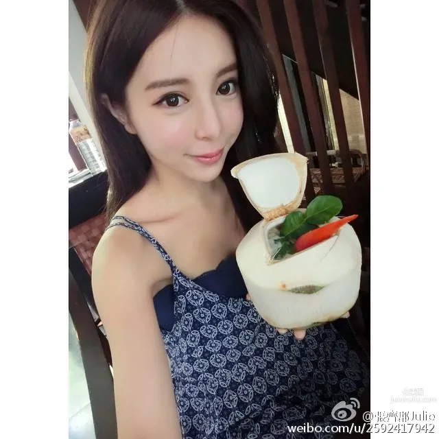 Zhang Qijun, Charming Goddess with Electric Eyes photo 34