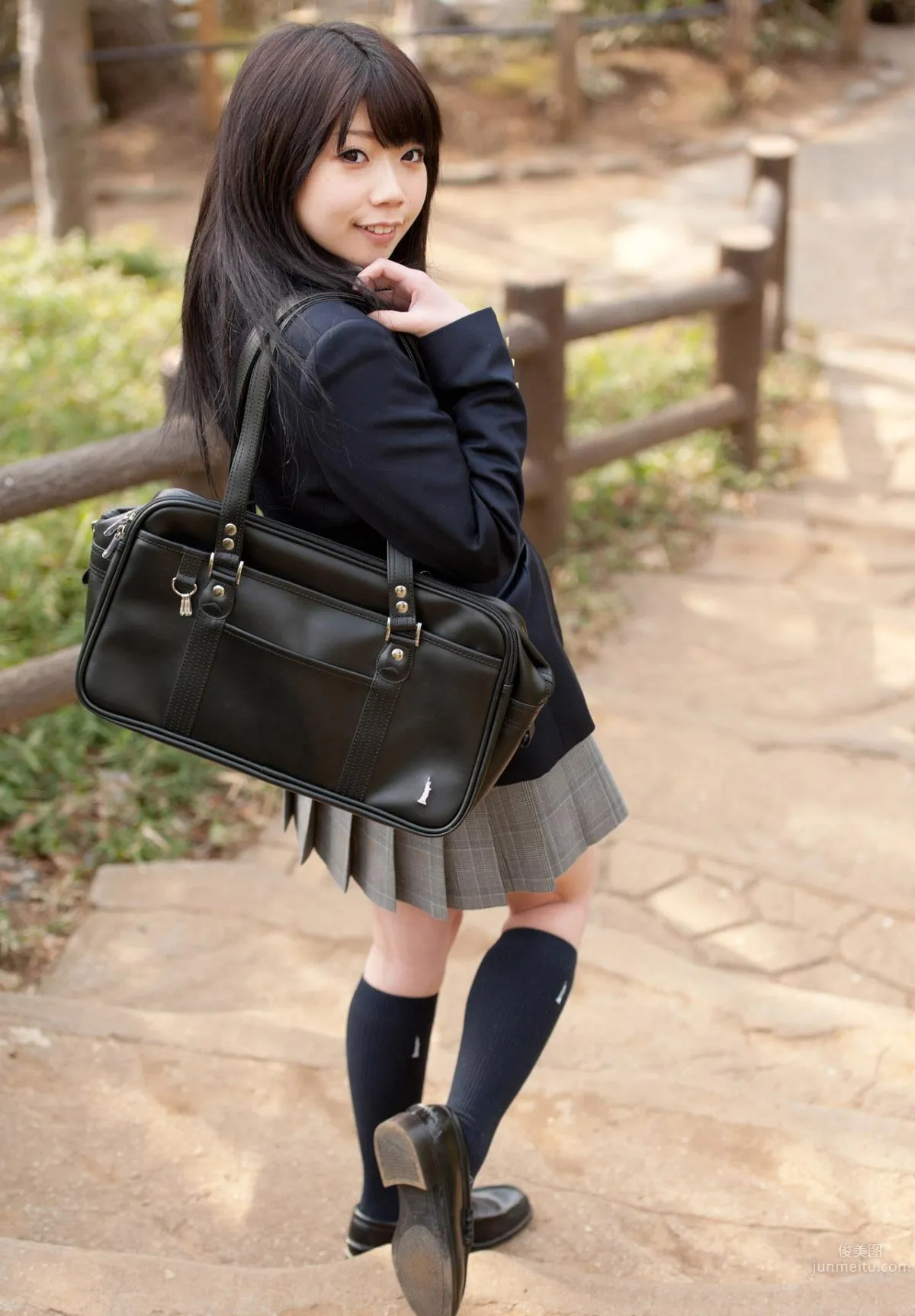 Kui Xia (Natsu Aoi) - Fresh Eye-Catching School Uniform Photo Shoot photo 36