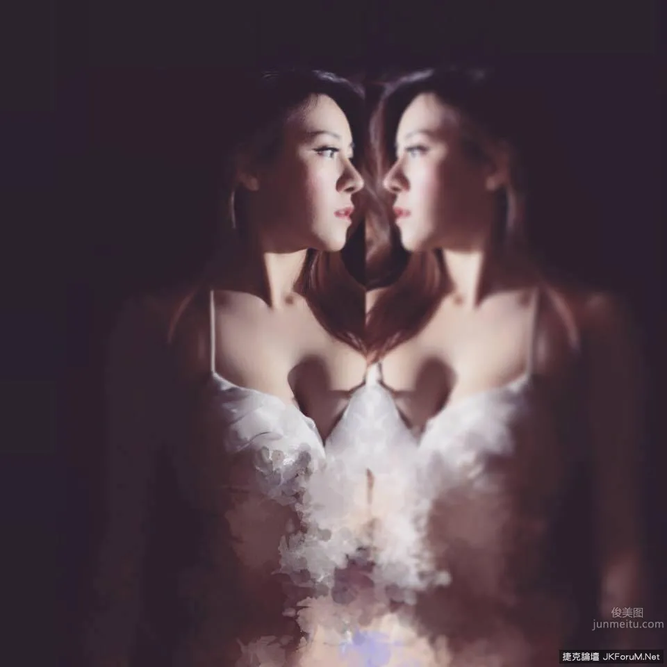 Celine Chung - 35E Cleavage "Wu Zetian" photo 22