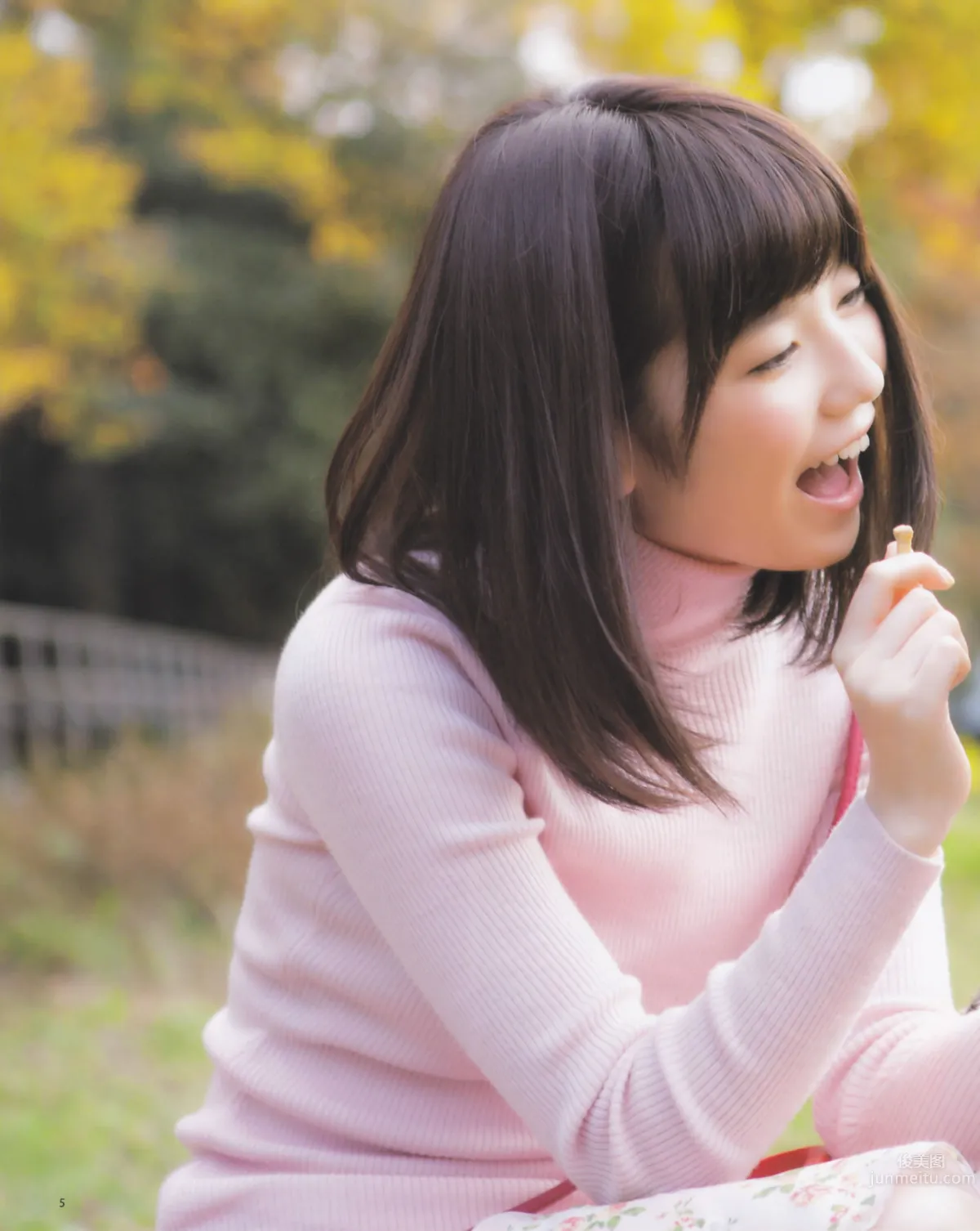 [Bomb Magazine] 2013 No.01 岛崎遥香 桑原みずき_4