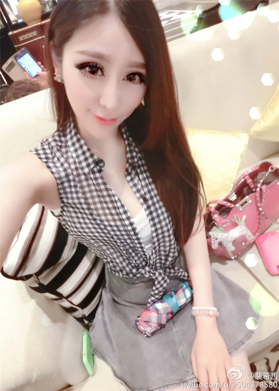 Pei Xixi, Sexy Cute Girl Bust Selfie Photos photo 23