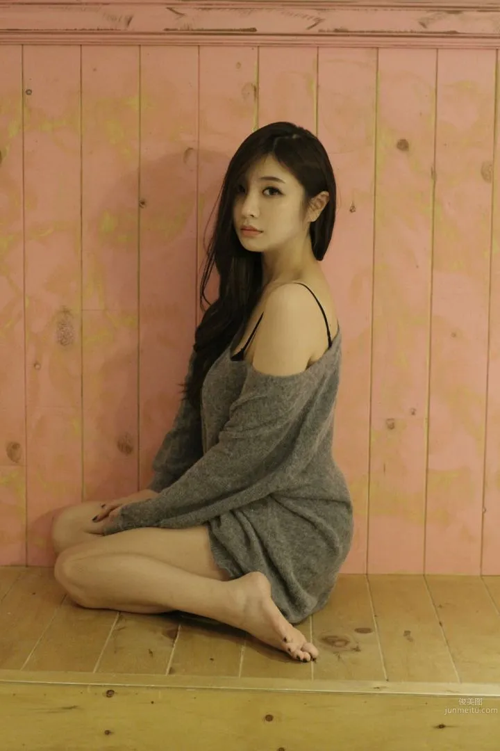 Park Hyun Seo - Pretty Anchor Private Shoot photo 15
