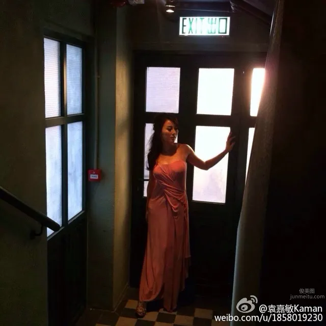 Candy Yuen - Sexy Bikini Photo Set photo 16