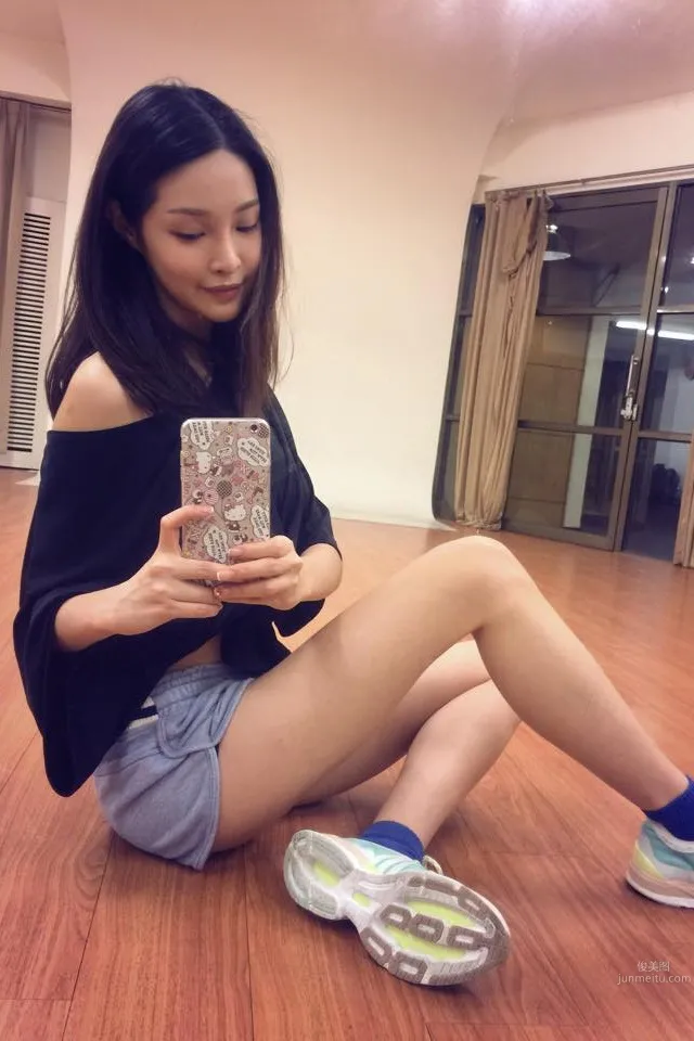 Mornin Chen - E Cup Southern Hemisphere Singer Slightly Hot Girl photo 28