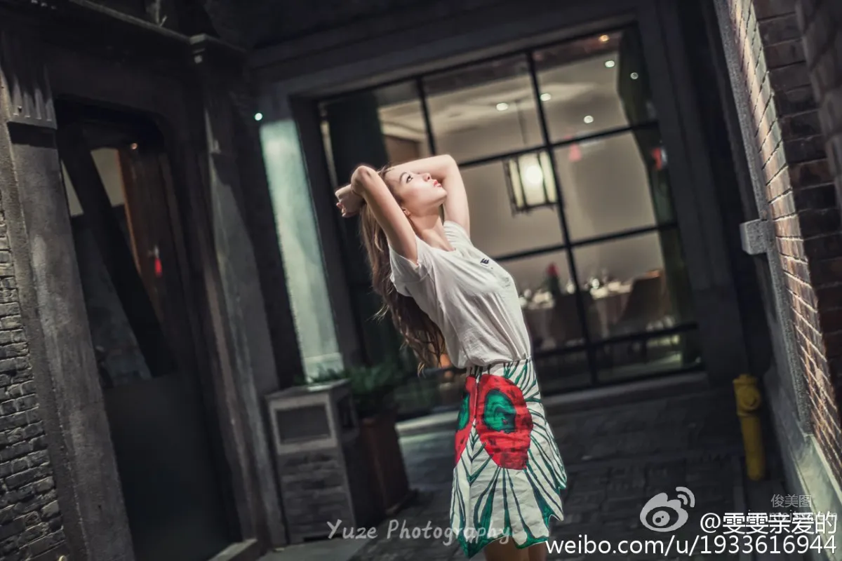 吴丽雯- 气质车模私房照_28