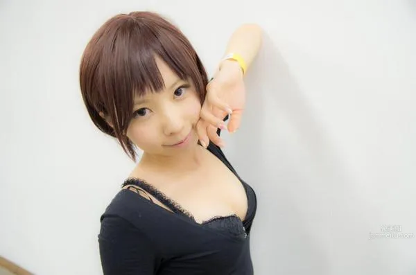 Qinai Merika - Popular Coser Open-Chest Swimsuit Temptation photo 12