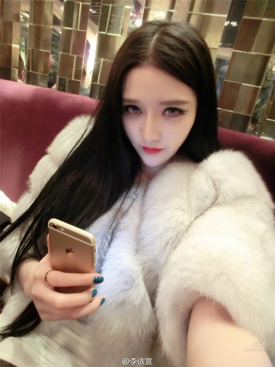 Li Yixuan, Sexy Young Model Private Selfie Photos photo 3