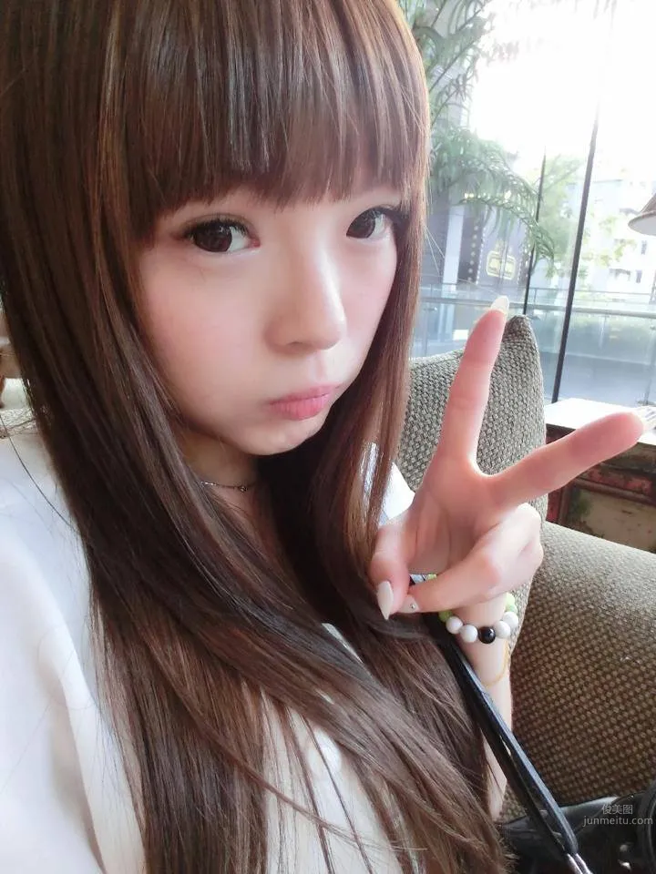 黄沐妍(小猪)- 比基尼大秀养眼美胸超抢镜!_24