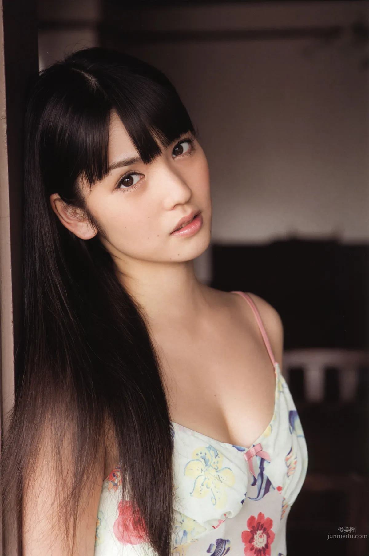 道重さゆみ- 『 Blue Rose 』写真集_4