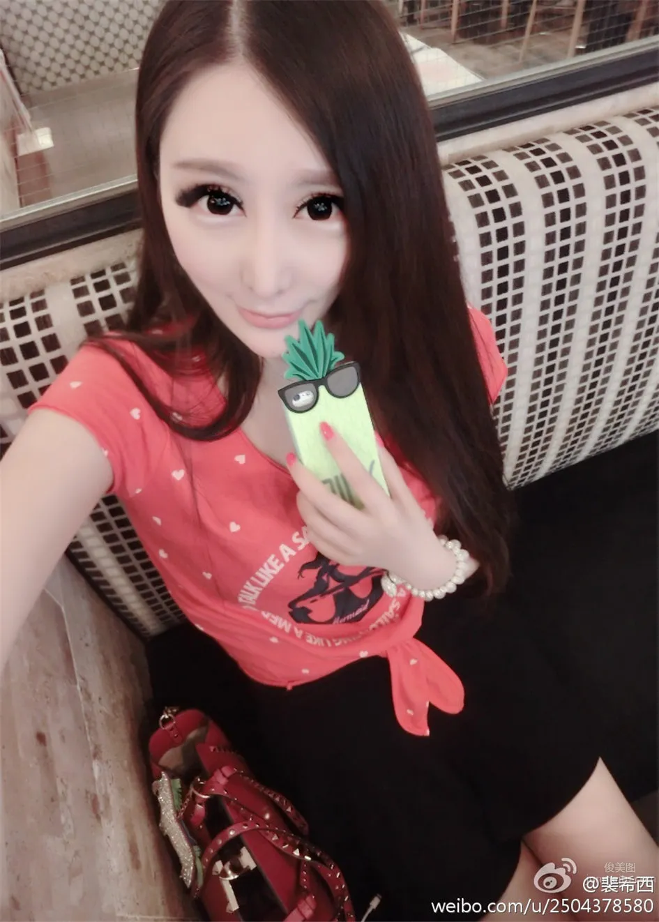 Pei Xixi, Sexy Cute Girl Bust Selfie Photos photo 3