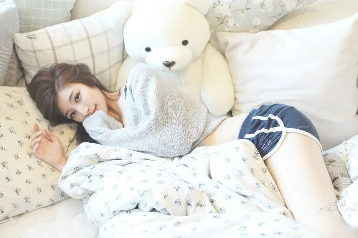 Park Hyun Seo - Pretty Anchor Private Shoot photo 4