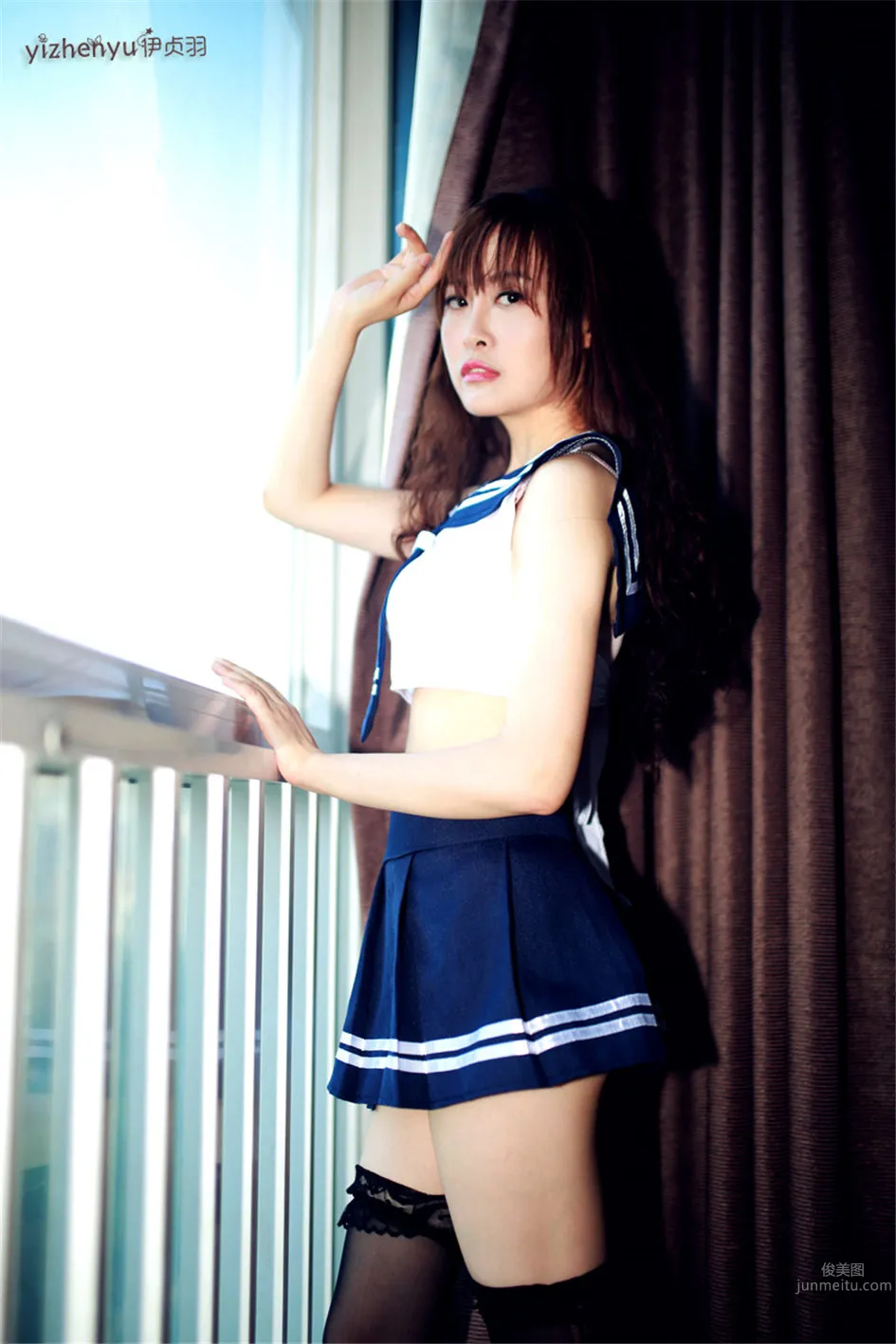 Yi Zhenyu - Leg Model Sailor Uniform Stockings Photos photo 10