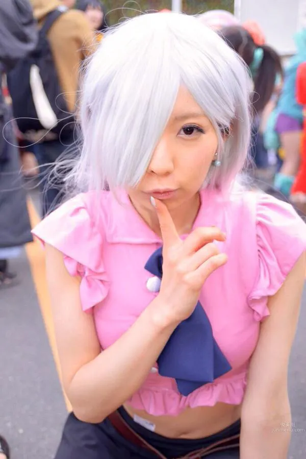 Qinai Merika - Popular Coser Open-Chest Swimsuit Temptation photo 23