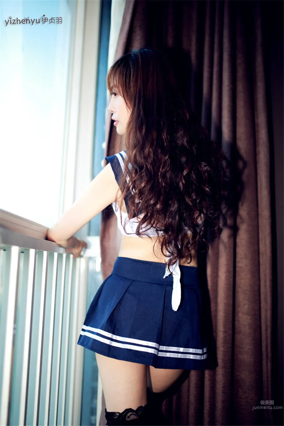 Yi Zhenyu - Leg Model Sailor Uniform Stockings Photos photo 11