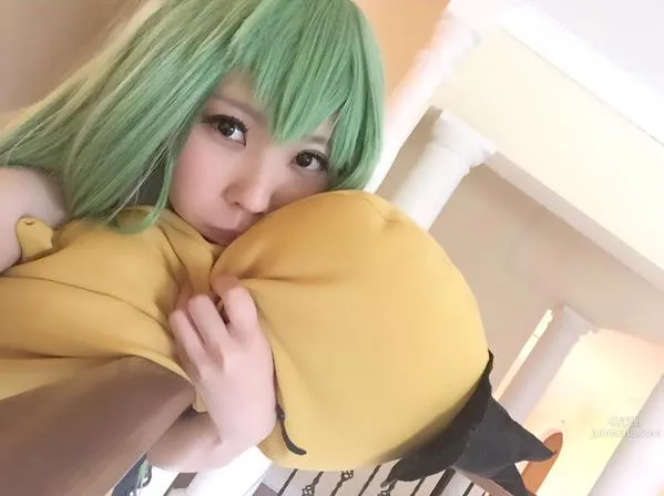 Qinai Merika - Popular Coser Open-Chest Swimsuit Temptation photo 1