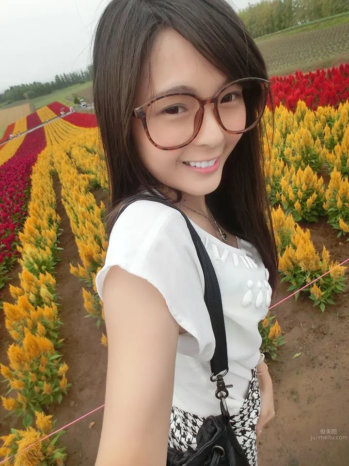 黄沐妍(小猪)- 比基尼大秀养眼美胸超抢镜!_16