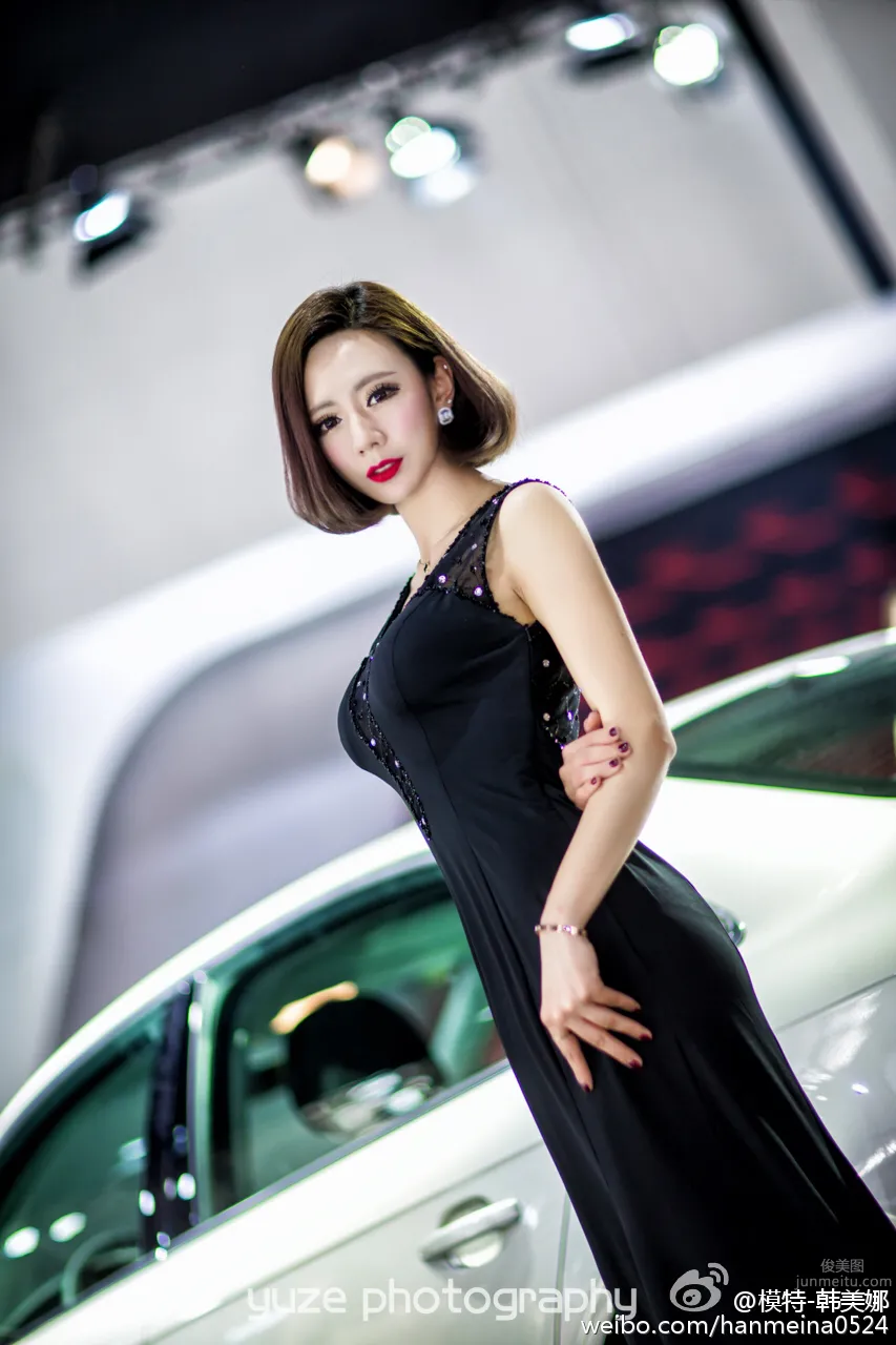 Han Meina, FAW Audi Tour Signed Car Model photo 14