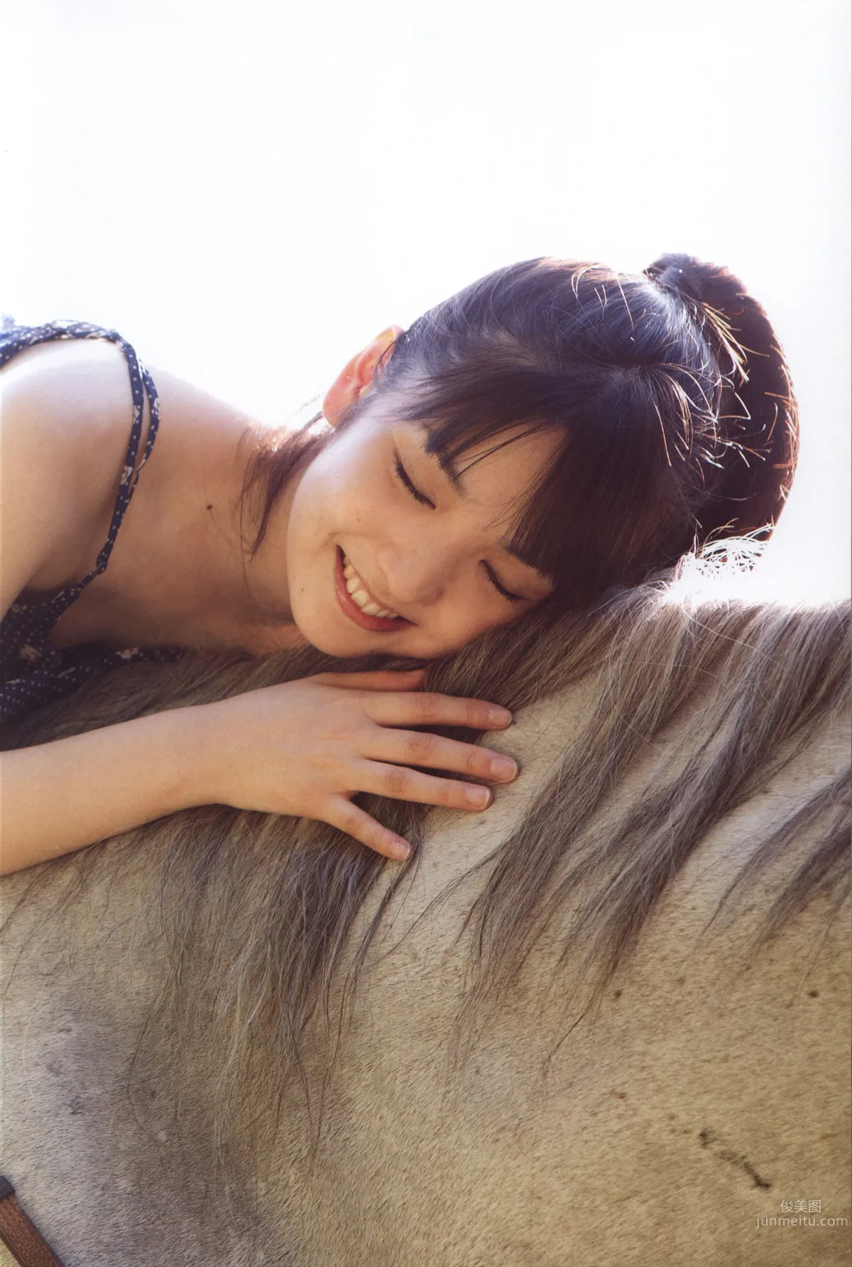 道重さゆみ- 『 Blue Rose 』写真集_71