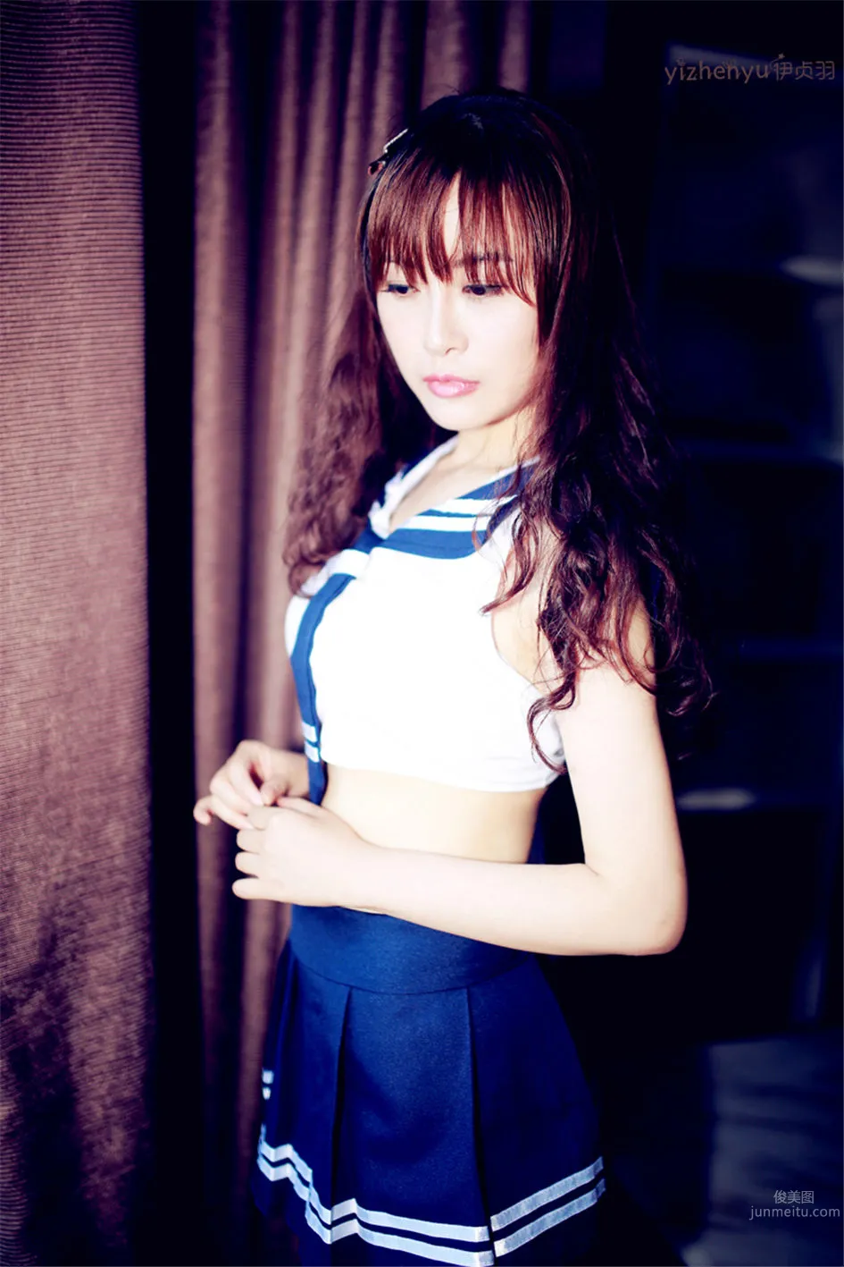 Yi Zhenyu - Leg Model Sailor Uniform Stockings Photos photo 15