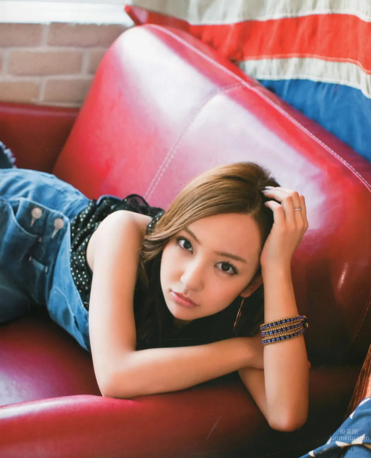 [Bomb Magazine] 2012 No.04 闆野友美 松井咲子 佐藤すみれ DiVA 石原裡美 中村靜香 篠崎愛 佐佐木優佳裡 10