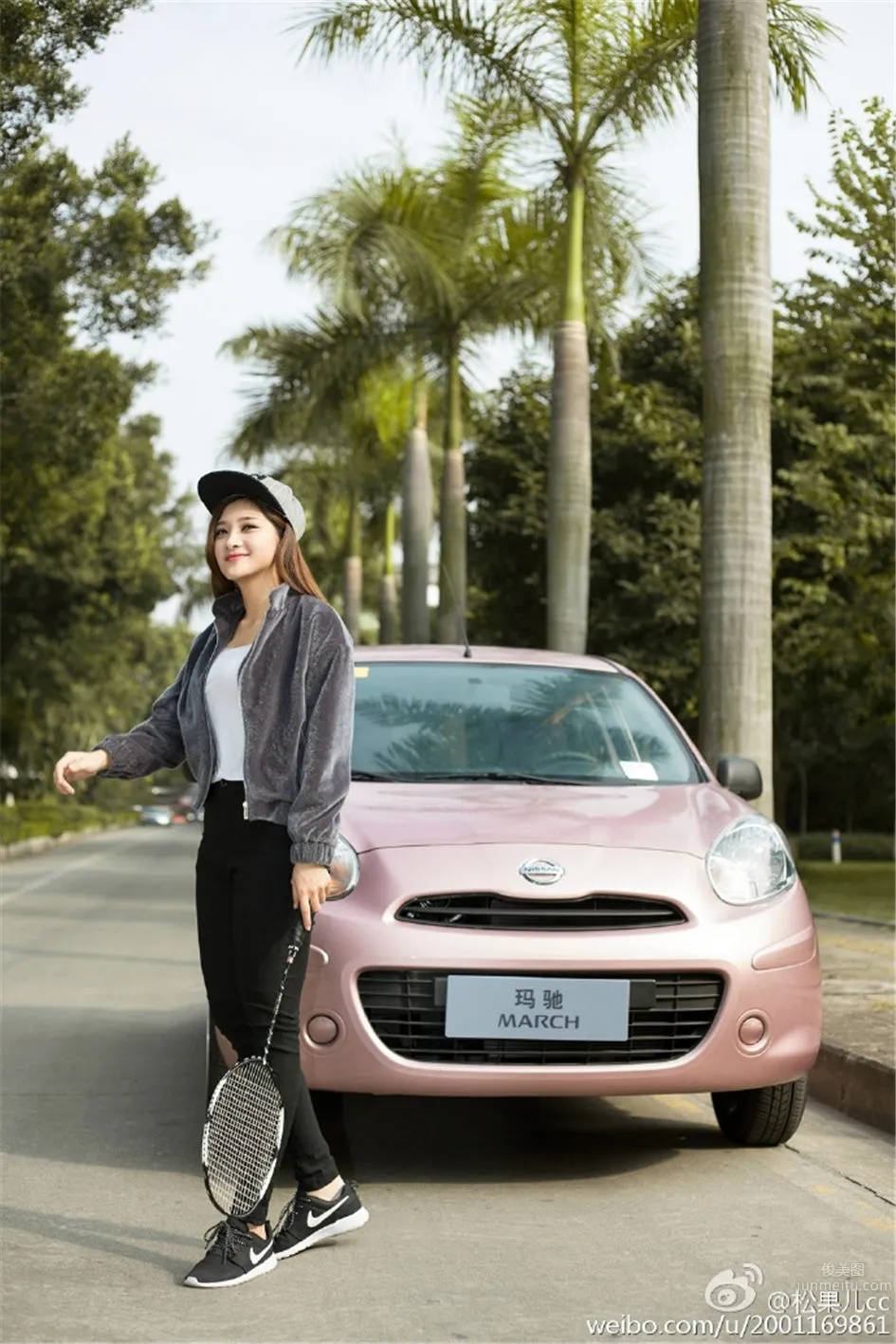 Song Guoer - Sexy Car Model Shows Off Beautiful Bust and Great Figure photo 10